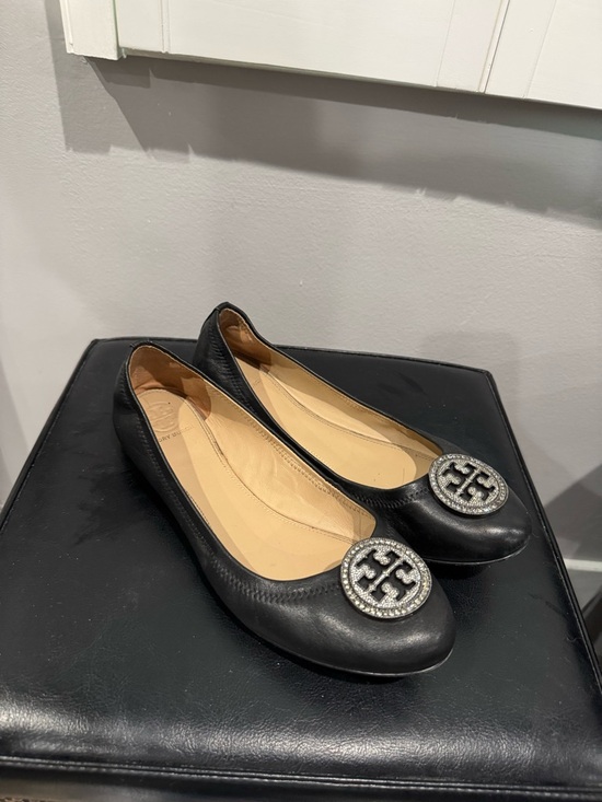 Tory Burch Shoes - Tory Burch Black Leather Logo Medallion Ballet Flats